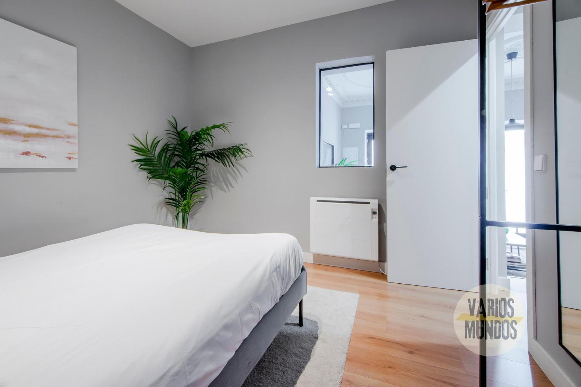 Modern Apt & Cool Interior Design A 20 Metros Del Retiro E1 มาดริด ภายนอก รูปภาพ