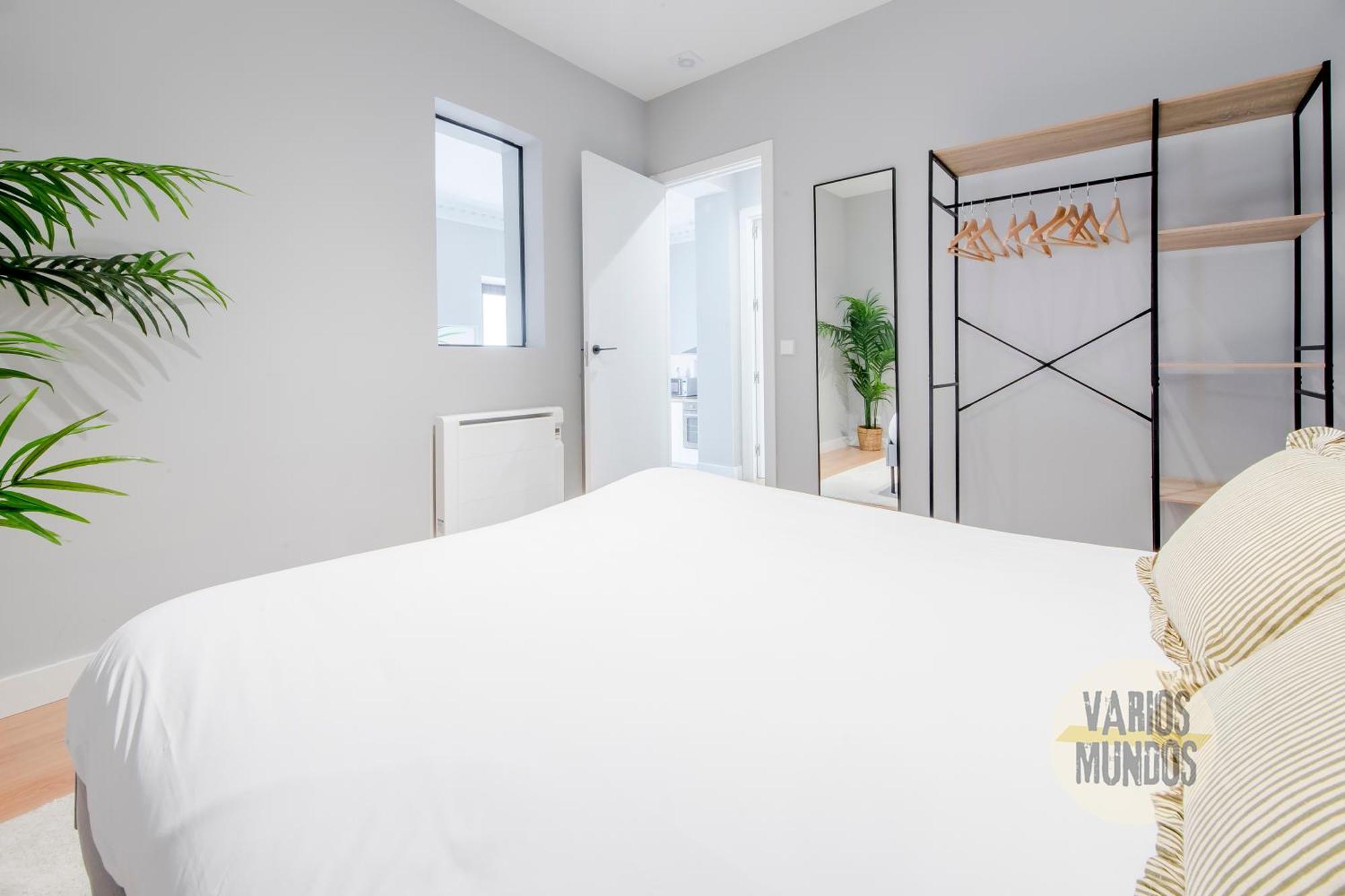 Modern Apt & Cool Interior Design A 20 Metros Del Retiro E1 มาดริด ภายนอก รูปภาพ