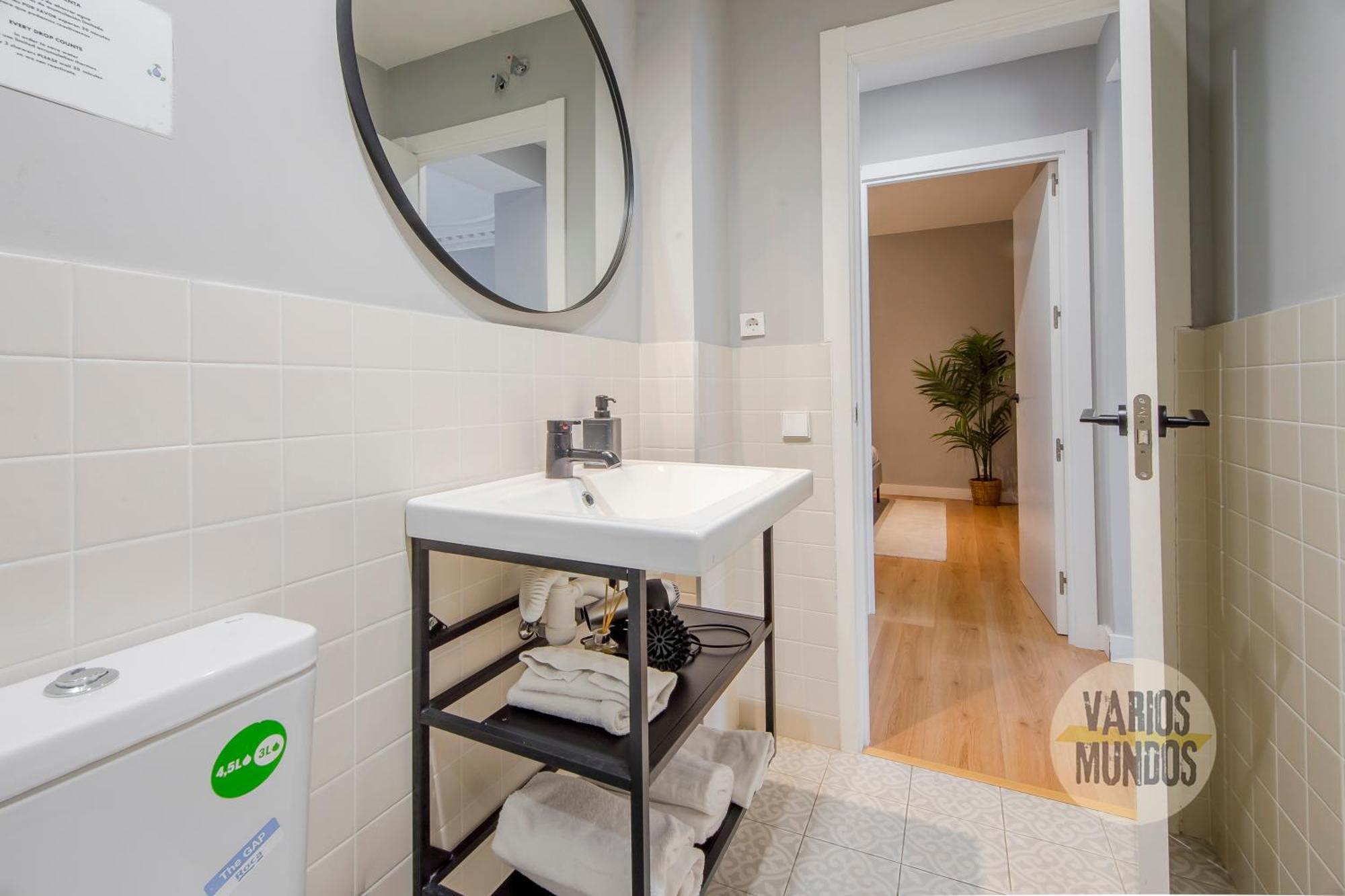 Modern Apt & Cool Interior Design A 20 Metros Del Retiro E1 มาดริด ภายนอก รูปภาพ